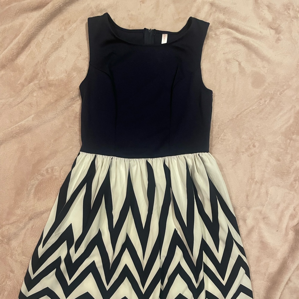 Dark Navy Chevron dress - Picture 2 of 4